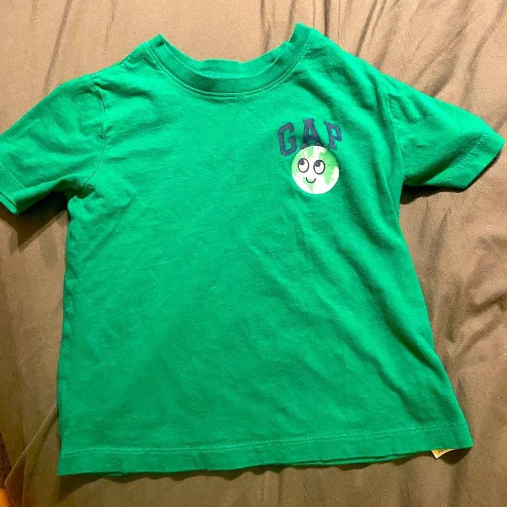 Gap boy tees size 4. Posting again because pictures aren’t clear